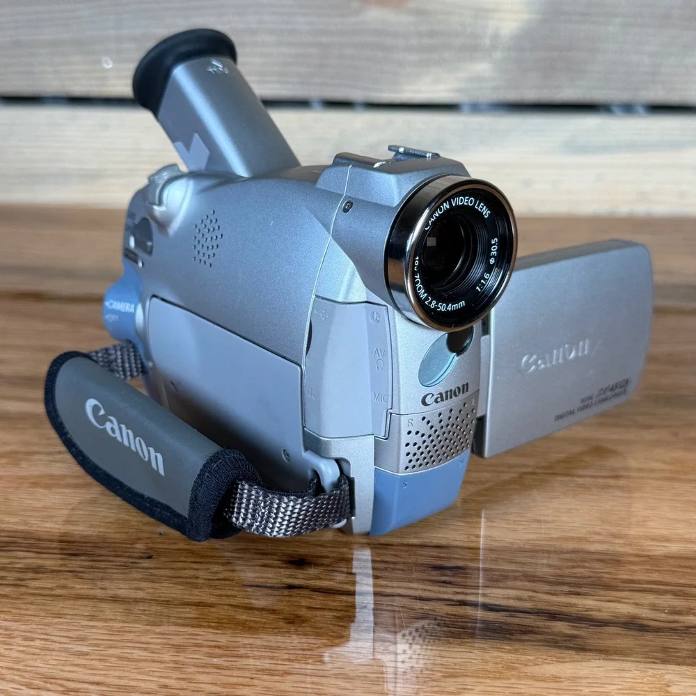 Canon ZR45 MC A Digital Video Camcorder NTSC Silver Blue 18x Optical Zoom PARTS - Picture 6 of 11